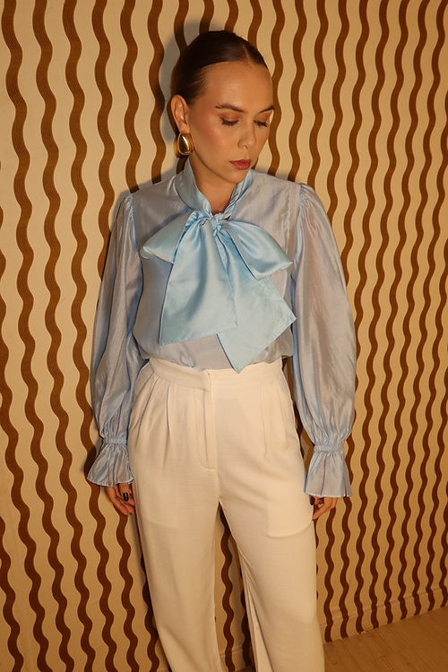 Blusa Laço Azul Céu Soul Hara