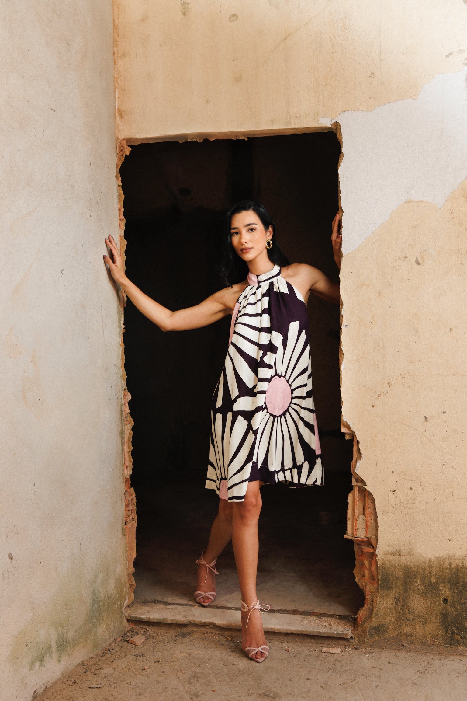 Vestido Gola Alta Flor Tribal Soul Hara